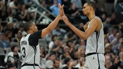 亨梧首进古桥球场，恩昆库助阵，切尔西爆冷1-4负于凯尔特人